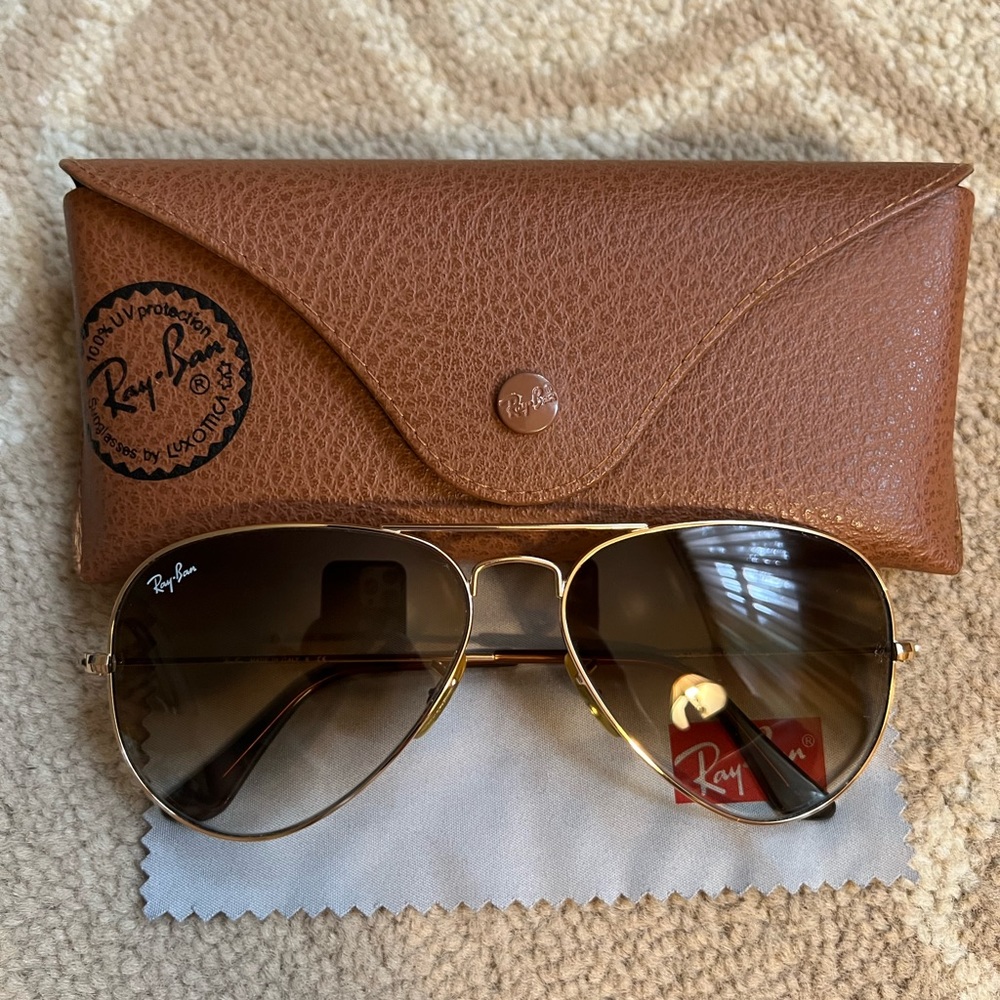 Ray-Ban Large Aviator Sunglasses